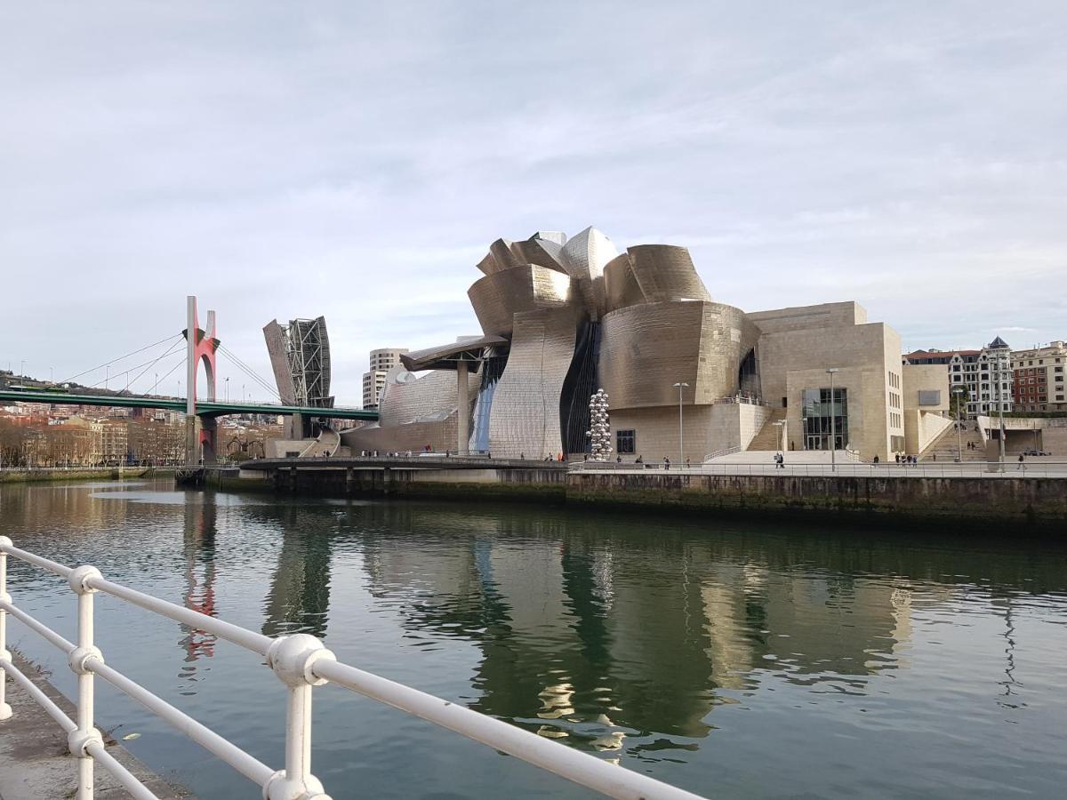 Pension Guggenheim Riverview Hbi01297 Bilbao Exterior foto